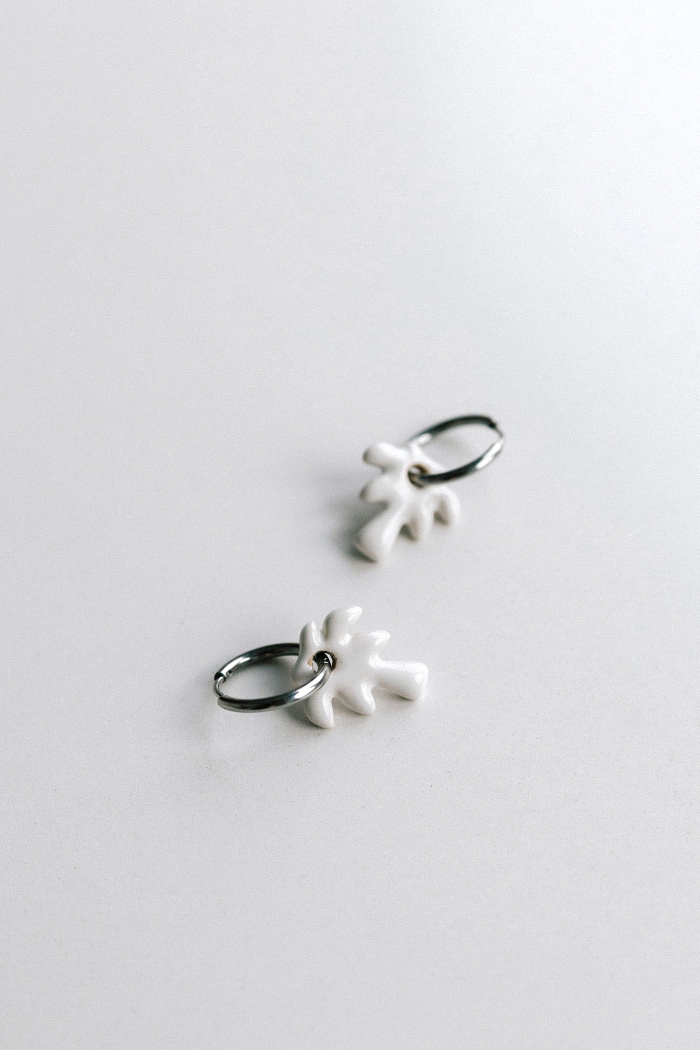 Nuevo | Pendientes Mini Niu Blanco | S