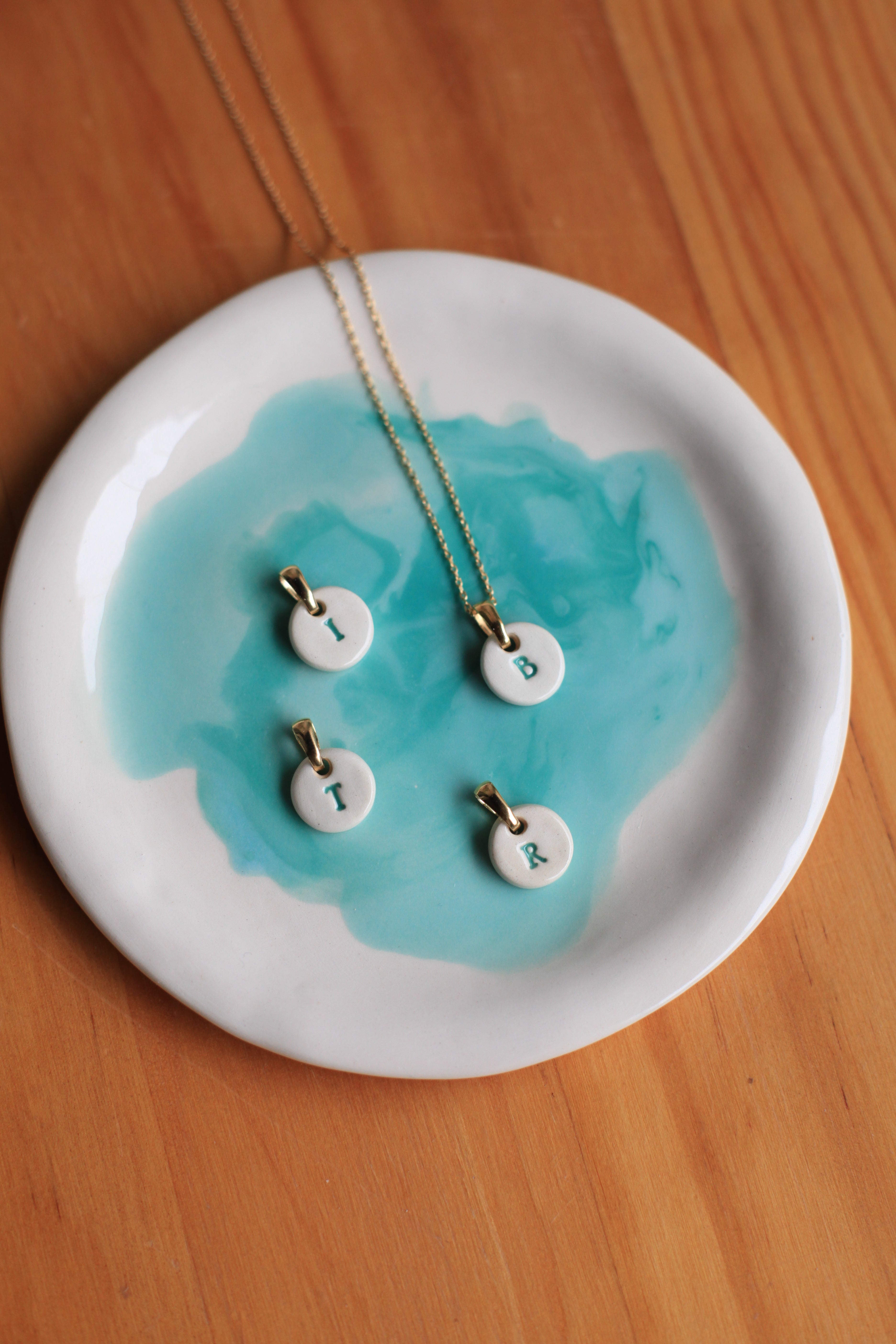 Charm Inicial Mayúscula