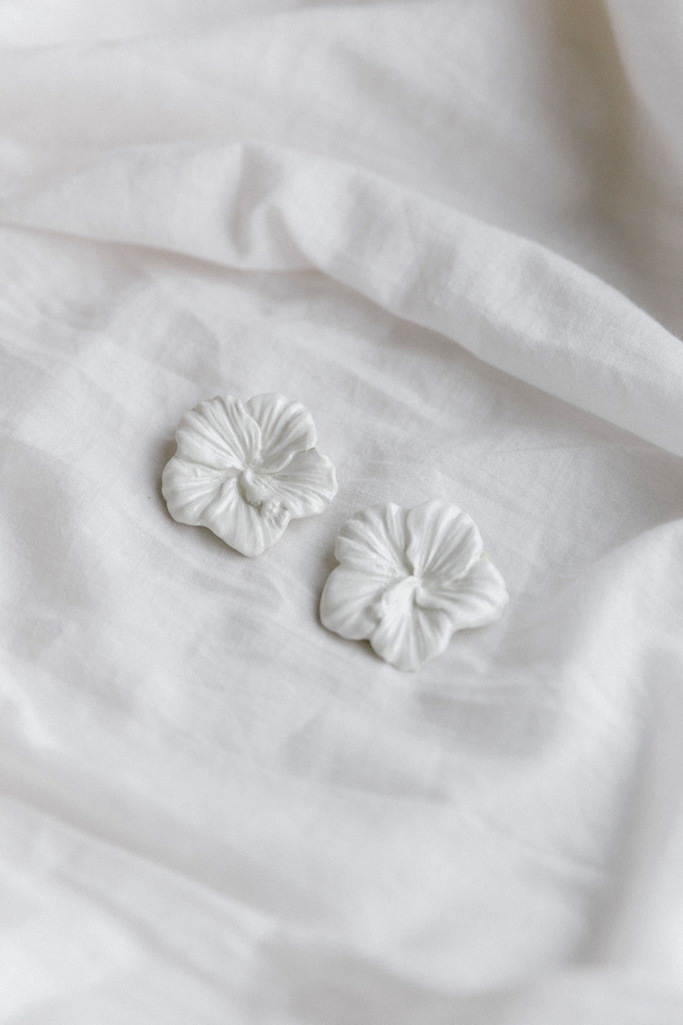 New | White Hibiscus Earrings | XXL