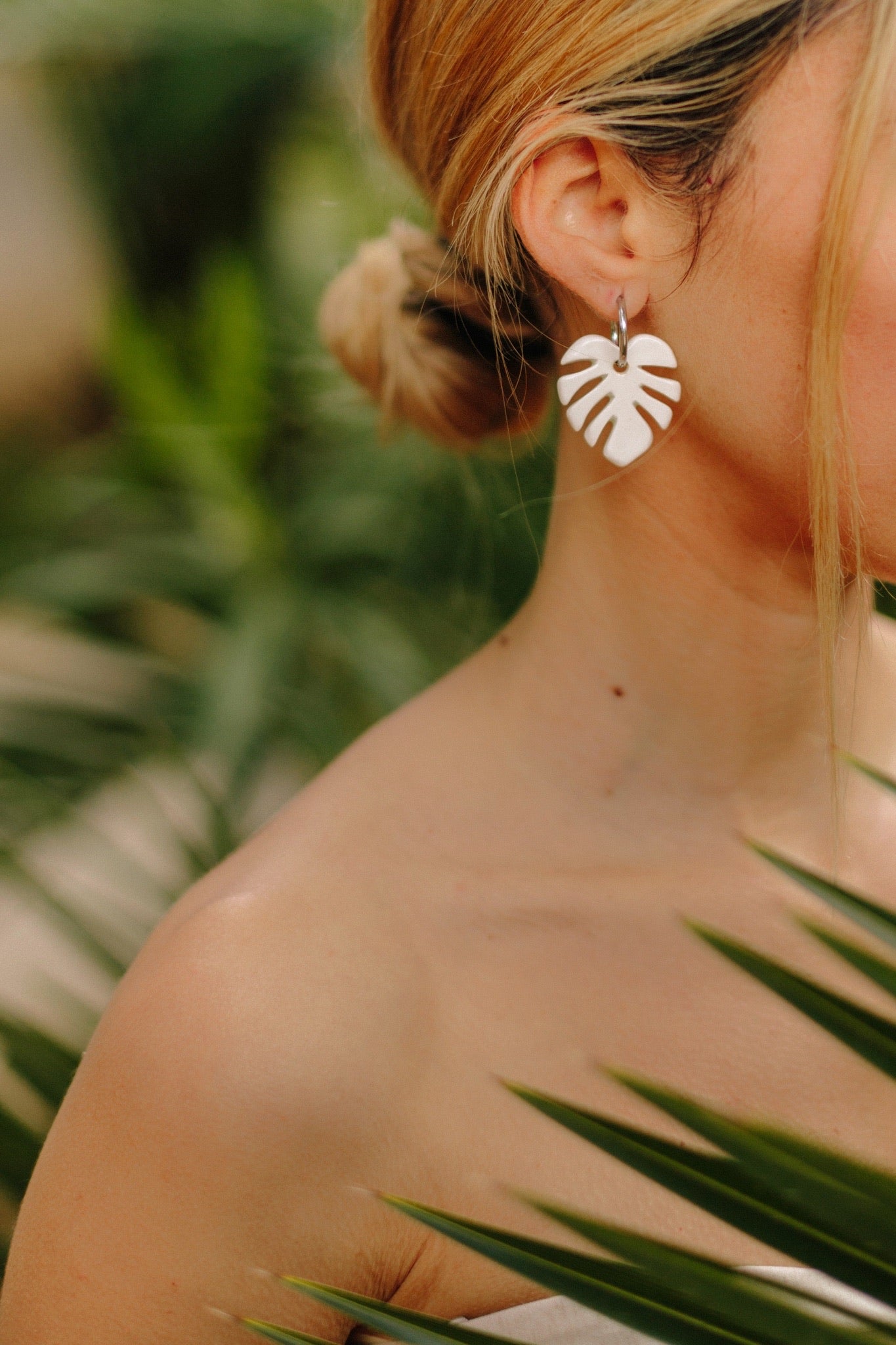 White Aloha Earrings | XL