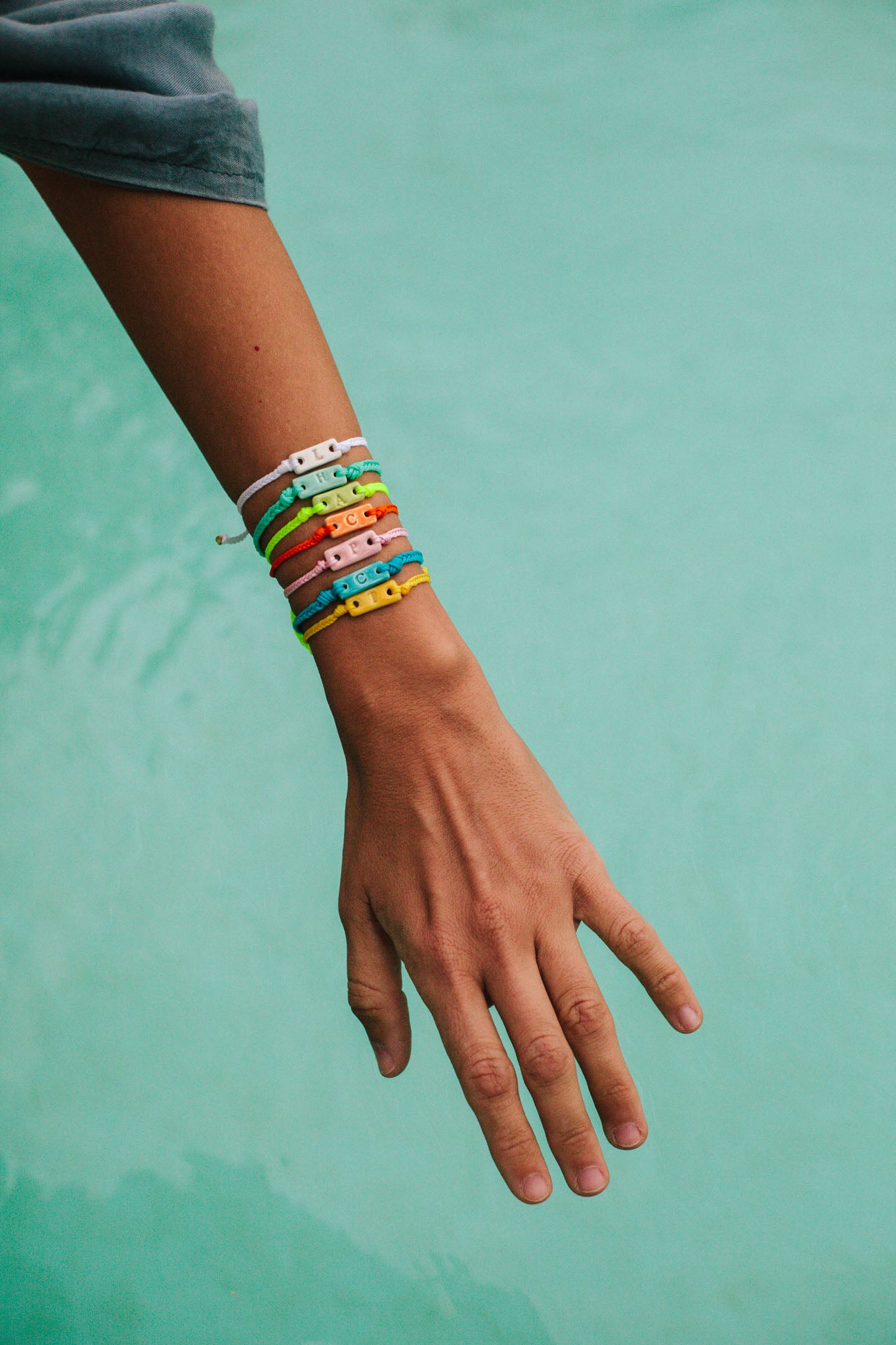 Nuevos Colores | Pulsera Inicial | Mujer