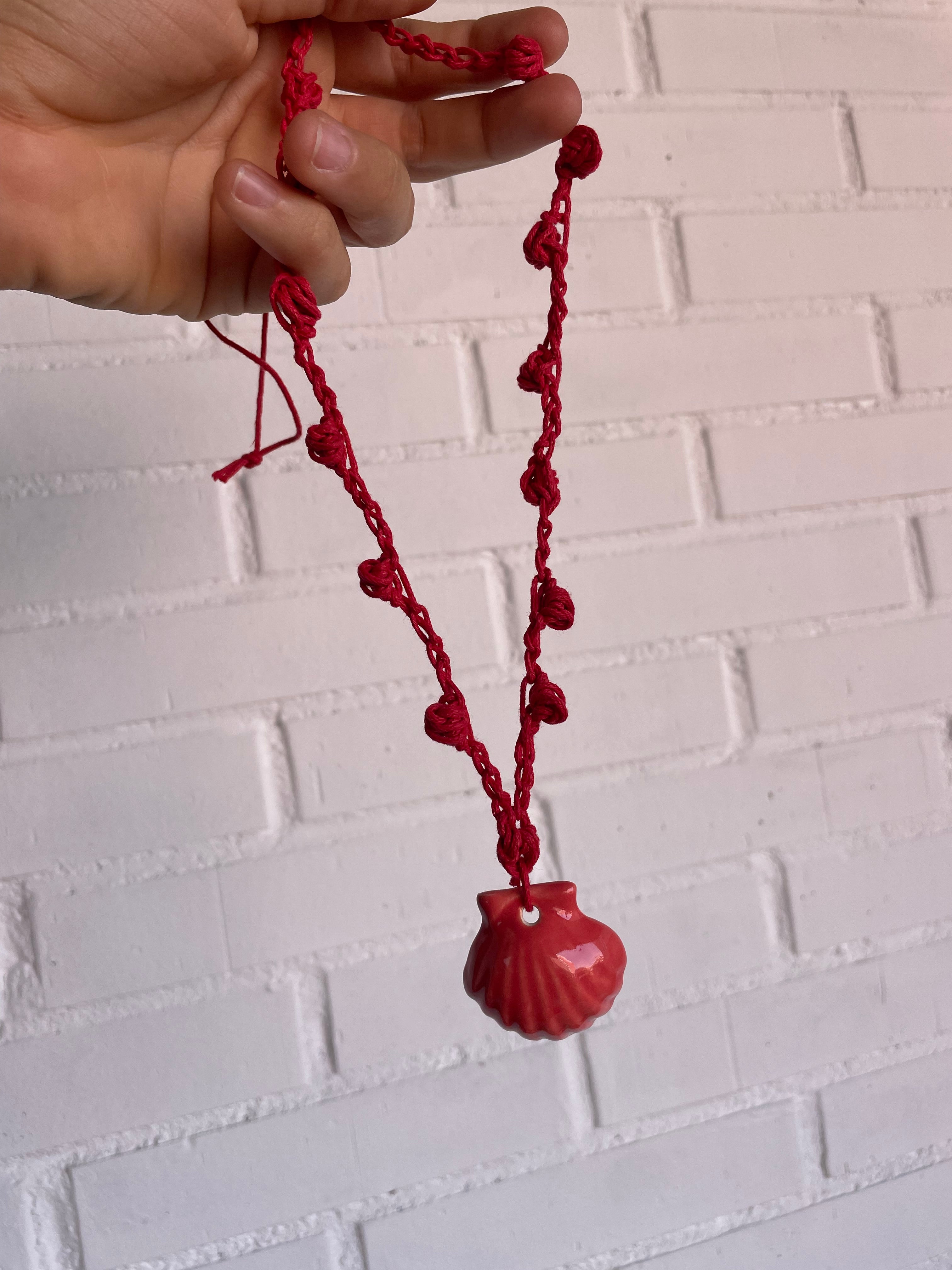 Piezas Exclusivas | Collar ganchillo rojo concha coral