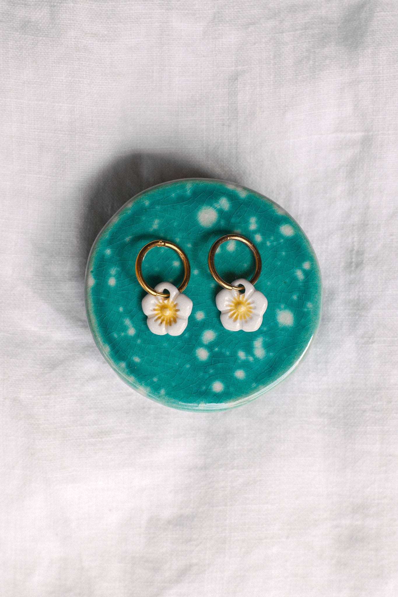 Nuevo | Pendientes Plumeria Blanco | S