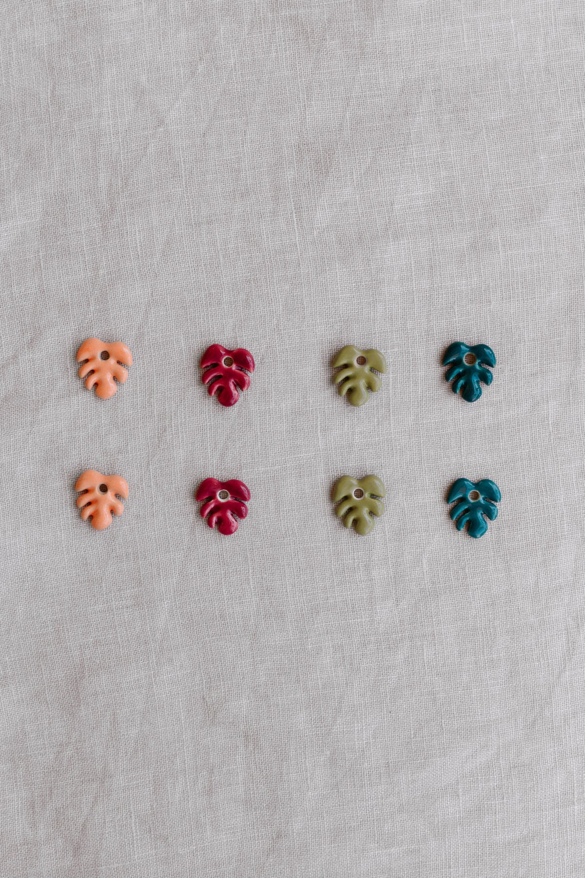 Nuevo | Pendientes Mini Aloha Verde Caqui | S
